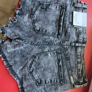 KanCan shorts. NWT